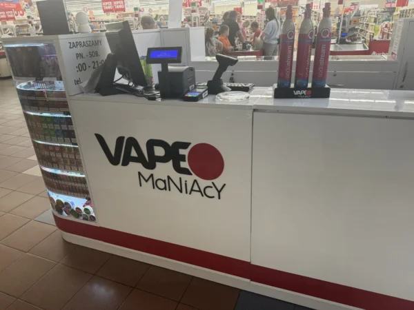 Wejście do punktu wymiany nabojów CO2 VapeManiacy Gdańsk Osowa CH Osowa przy Spacerowa 48, Gdańśk