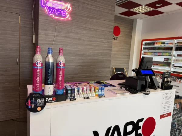 Wnętrze punktu wymiany nabojów CO2 VapeManiacy Gdynia Pkp, Plac konstytucji 1, Gdynia