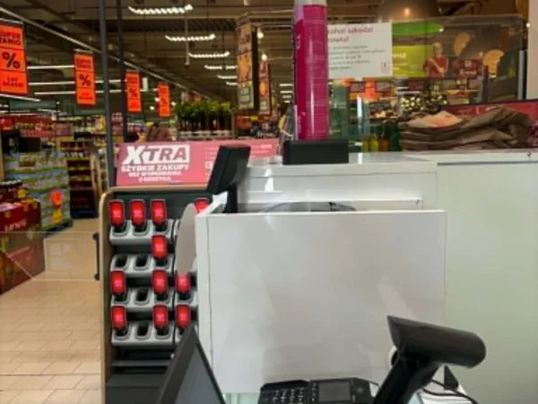 Wejście do punktu wymiany nabojów CO2 VapeManiacy Gostynin Kaufland przy Wojska Polskiego 15, Gostynin