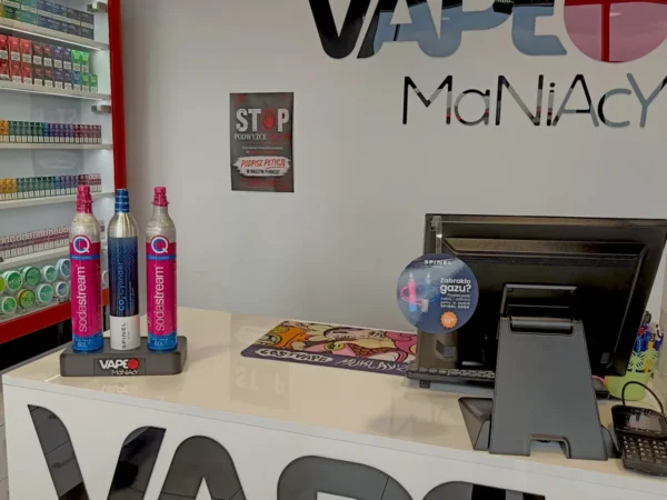 Wnętrze punktu wymiany nabojów CO2 VapeManiacy Jarocin Multishop, Powstańców Wielkopolskich 18 7, Jarocin