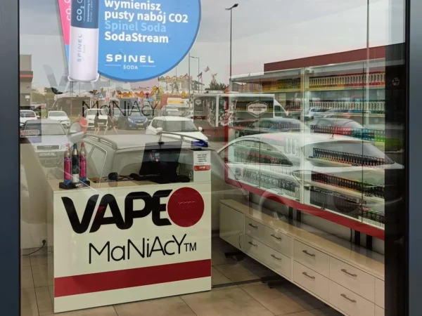 Wejście do punktu wymiany nabojów CO2 VapeManiacy Jarocin Multishop przy Powstańców Wielkopolskich 18 7, Jarocin
