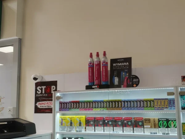 Wnętrze punktu wymiany nabojów CO2 VapeManiacy Kielce Kaufland, Generała Władysława Sikorskiego 3, Kielce