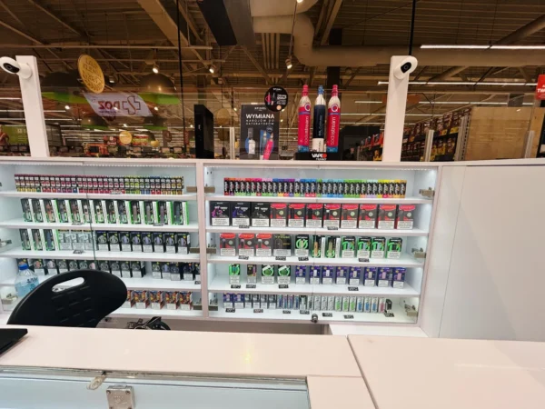 Wejście do punktu wymiany nabojów CO2 VapeManiacy Koło Kaufland przy Kolejowa 3, Koło