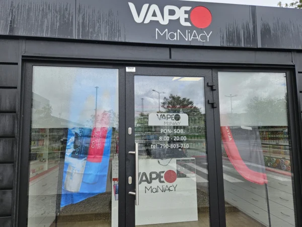 Wejście do punktu wymiany nabojów CO2 VapeManiacy Konin Kaufland przy Kolejowa 1, Konin