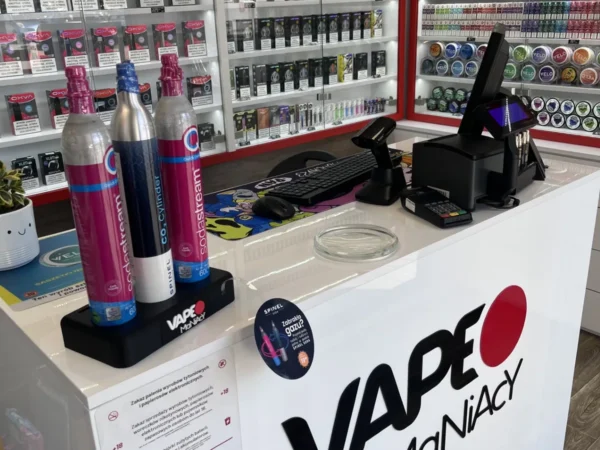 Wnętrze punktu wymiany nabojów CO2 VapeManiacy Kościerzyna Kaufland, Klasztorna 11, Kościerzyna