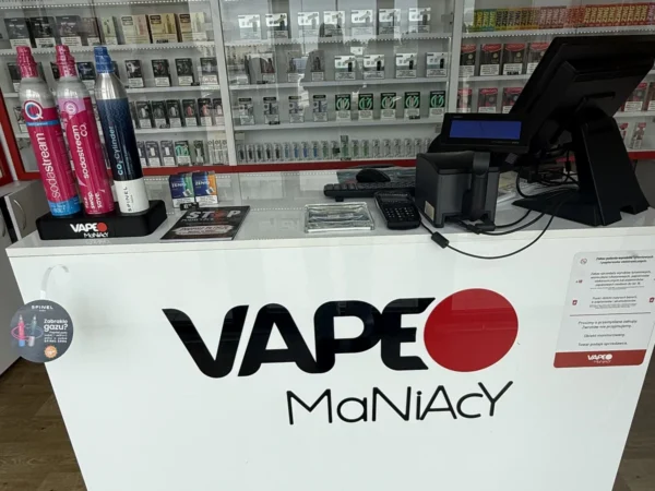 Wnętrze punktu wymiany nabojów CO2 VapeManiacy Łomża Kaufland, aleja Marszałka Józefa Piłsudskiego 33, Łomża