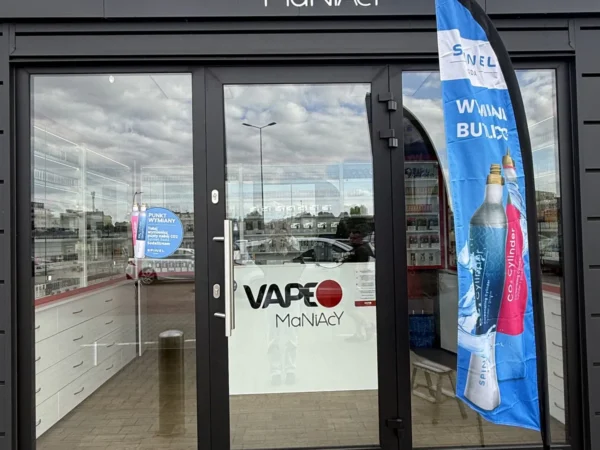 Wejście do punktu wymiany nabojów CO2 VapeManiacy Łomża Kaufland przy aleja Marszałka Józefa Piłsudskiego 33, Łomża