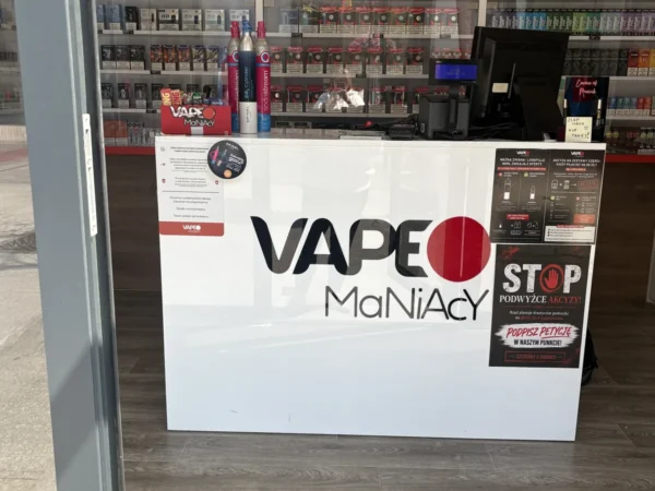 Wejście do punktu wymiany nabojów CO2 VapeManiacy Łódź Piotrkowska przy Piotrkowska 146, Łódź