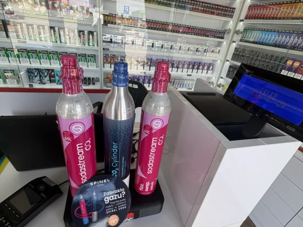 Wnętrze punktu wymiany nabojów CO2 VapeManiacy Mińsk Mazowiecki Kaufland, Konstantego Rudzkiego 13, Mińsk Mazowiecki