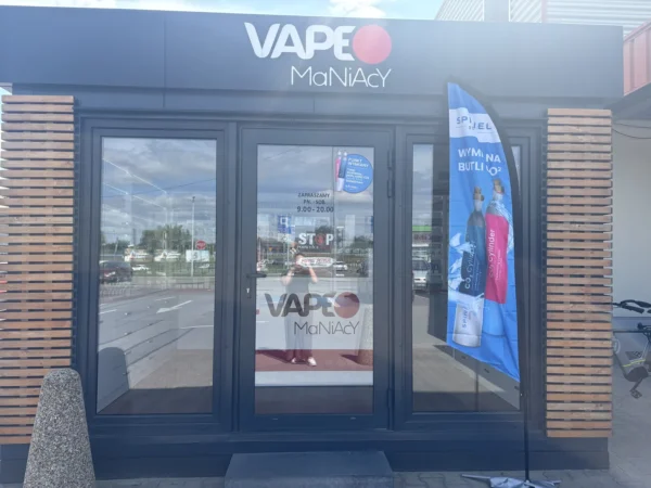 Wejście do punktu wymiany nabojów CO2 VapeManiacy Mińsk Mazowiecki Kaufland przy Konstantego Rudzkiego 13, Mińsk Mazowiecki