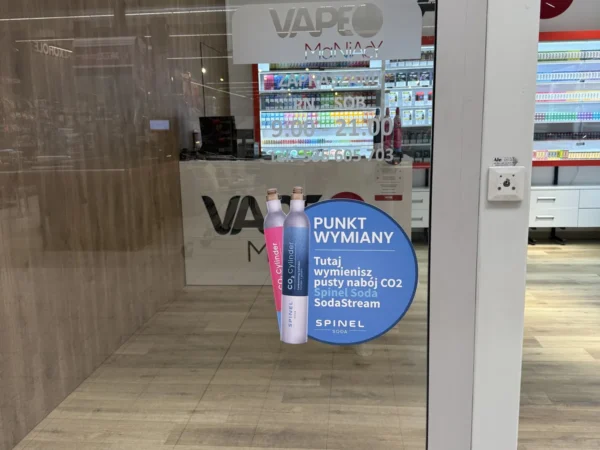 Wejście do punktu wymiany nabojów CO2 VapeManiacy Nysa Kaufland przy Marszałka Józefa Piłsudskiego 21, Nysa