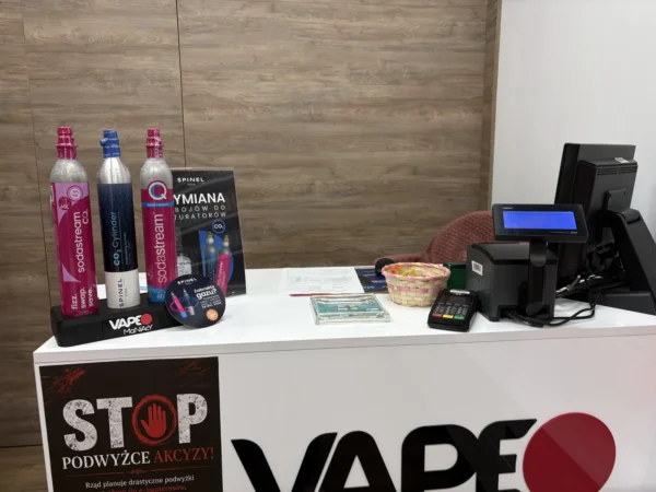 Wejście do punktu wymiany nabojów CO2 VapeManiacy Oborniki Wielkopolskie Kaufland przy Młyńska 7, Oborniki Wielkopolskie