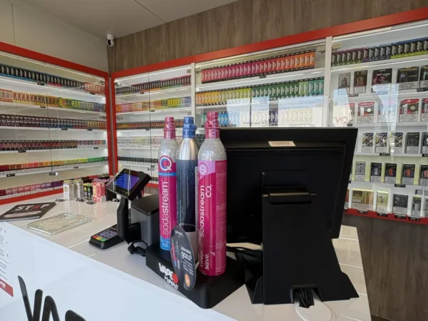 Wnętrze punktu wymiany nabojów CO2 VapeManiacy Ostrów Wielkopolski Kaufland, Dworcowa 4, Ostrów Wielkopolski
