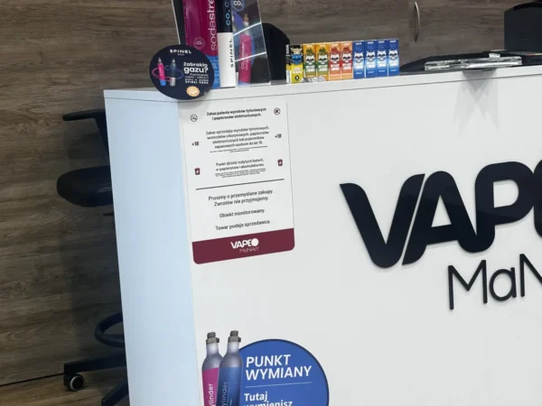 Wejście do punktu wymiany nabojów CO2 VapeManiacy Rumia Auchan przy Grunwaldzka 108, Rumia