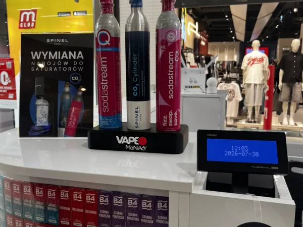 Wejście do punktu wymiany nabojów CO2 VapeManiacy Sieradz Dekada przy Wojska Polskiego 11, Sieradz