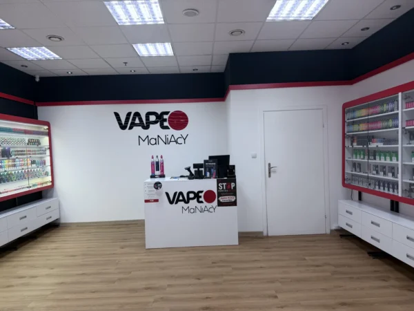 Wejście do punktu wymiany nabojów CO2 VapeManiacy Ustowo Kołbaskowo Auchan przy Ustowo 45, Ustowo