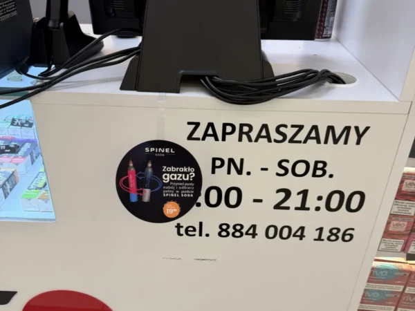 Wnętrze punktu wymiany nabojów CO2 VapeManiacy Wałbrzych Auchan, Wieniawskiego 19, Wałbrzych