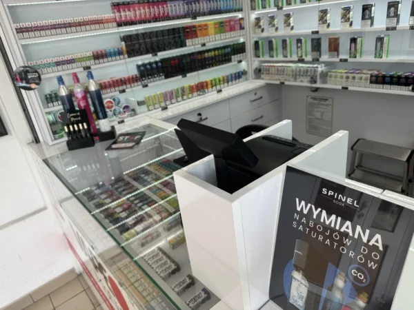 Wnętrze punktu wymiany nabojów CO2 VapeManiacy Włoszczowa Plac Wolności, Pl. Wolności 1, Włoszczowa