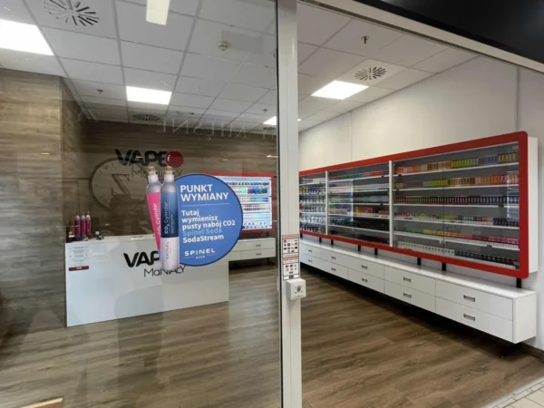 Wejście do punktu wymiany nabojów CO2 VapeManiacy Dzierżoniów Kaufland przy Diorowska 1, Dzierżoniów