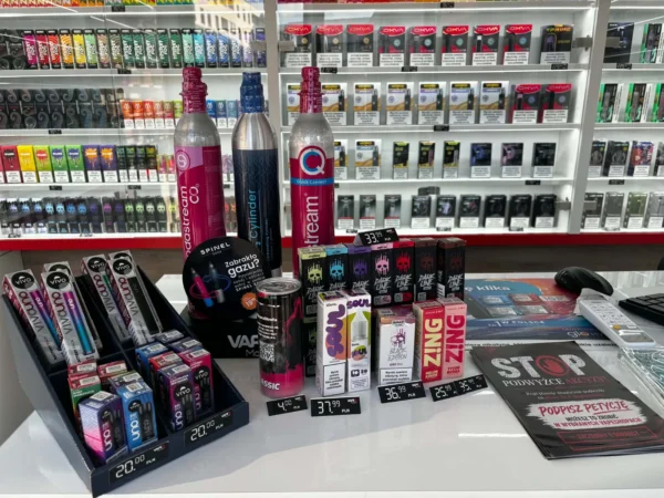 Wnętrze punktu wymiany nabojów CO2 VapeManiacy Ząbki Kaufland, Powstańców 7, Ząbki