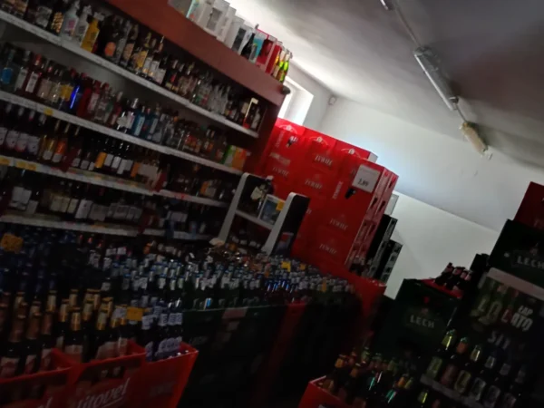Wnętrze punktu wymiany nabojów CO2 Źródełko spółka cywilna, Raciborska 45a, Rogów