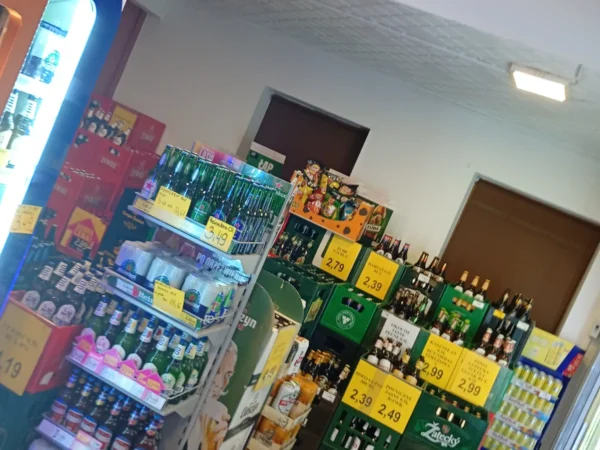 Wnętrze punktu wymiany nabojów CO2 Źródełko spółka cywilna, Łakowa 1, Żory