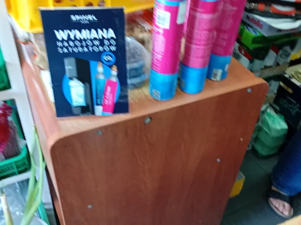 Wnętrze punktu wymiany nabojów CO2 P.P.H.U. "DO-RAD" Radosław Więcek, ul. Andersa 9, Koluszki