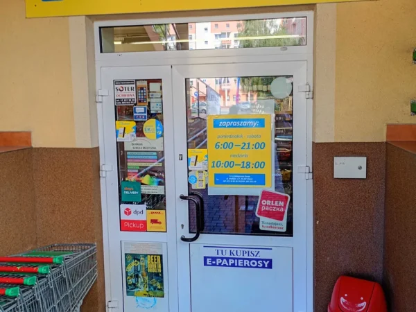 Wejście do punktu wymiany nabojów CO2 Małgorzata Gurga przy Wolności 127, Mielec